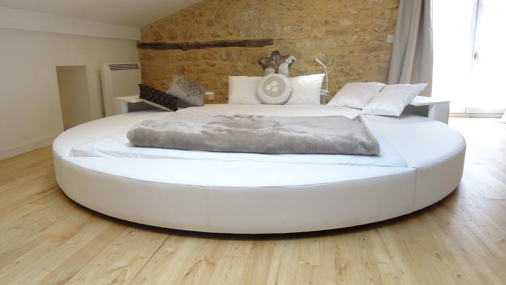 Au Pied Du Chateau - 5 A 11 Personnes - Baignade-Canoe-Piste Cyclable A 100 M Castelnaud La Chapelle Room photo