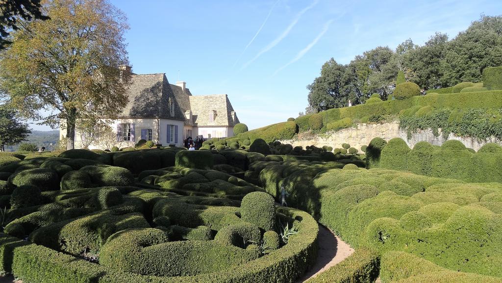 Au Pied Du Chateau - 5 A 11 Personnes - Baignade-Canoe-Piste Cyclable A 100 M Castelnaud La Chapelle Exterior photo